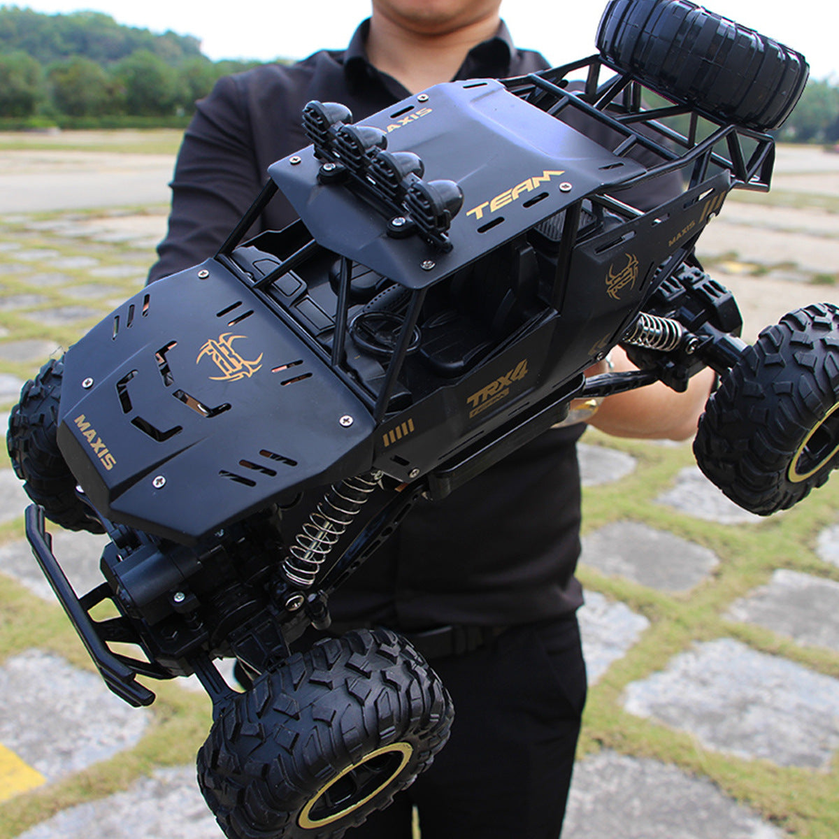 Remote Control Car — 4WD High-Speed Off-Road Climbing RC Car